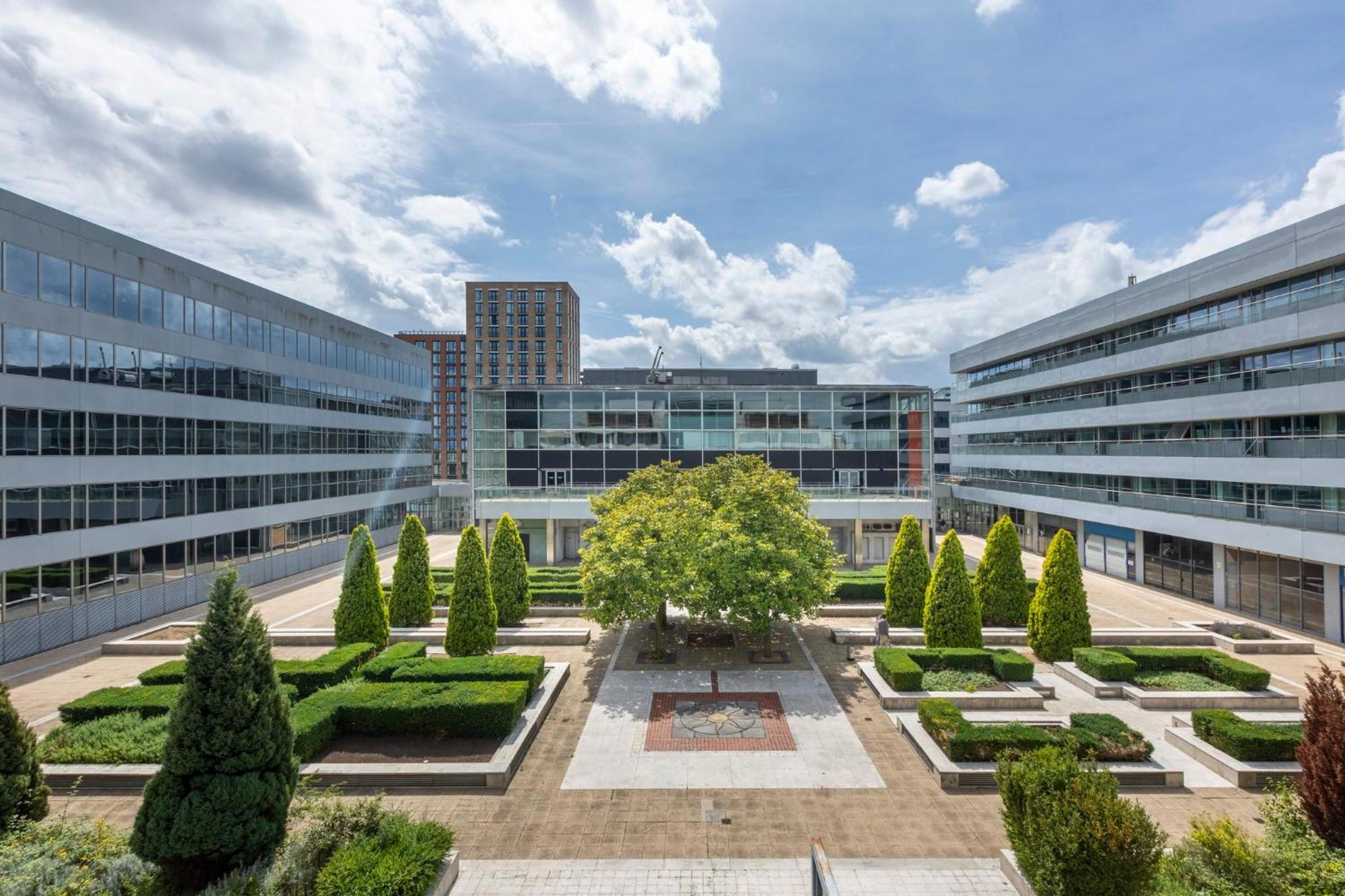 Holiday Inn Milton Keynes Central, An Ihg Hotel Extérieur photo